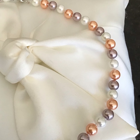 Multi Color Shell Pearl necklace earrings set - Picture 4 of 8